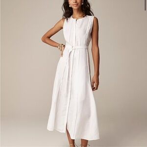 Elegant White Sleeveless Maxi Dress
